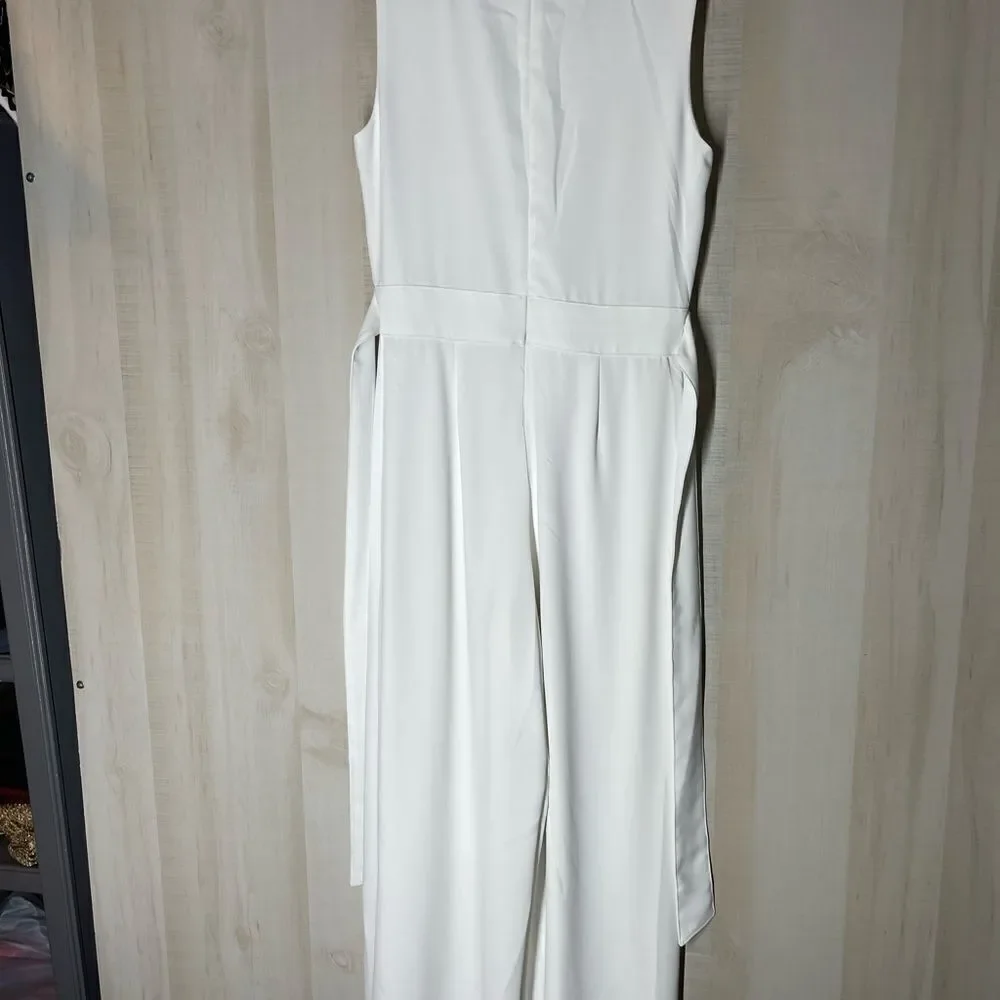 CeCe white sleeveless pants‎ romper v neck, size 2